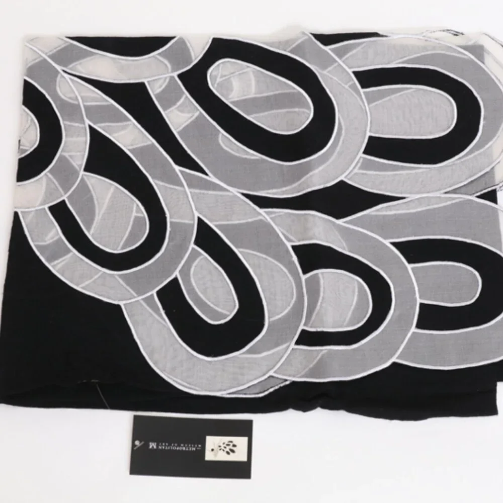 Sonia Delaunay Shawl with Appliqued Loops - Picture 8 of 8